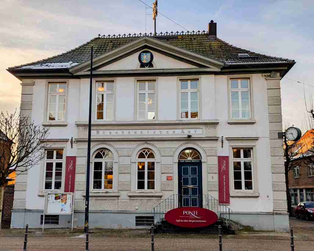 Foto vom alten Bürgermeisteramt in Brüggen Bracht