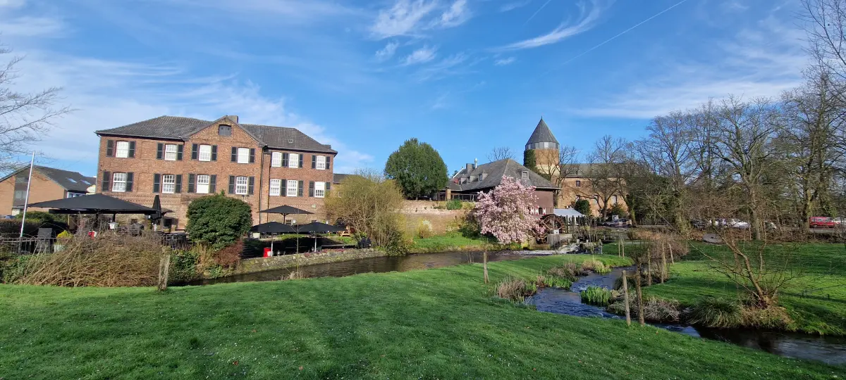 Foto Homebildschirm Skyline Brüggen im Frühling
